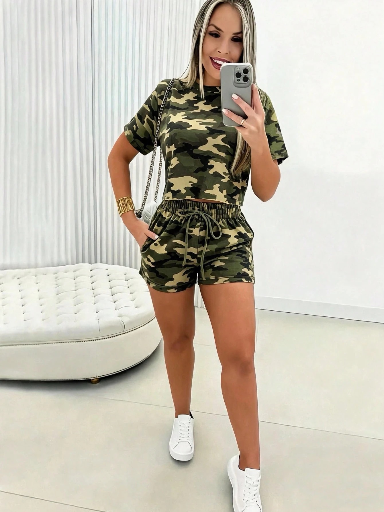 طقم نسائي بأكمام قصيرة لعام 20 - مراجعة T-Shirts وسعره